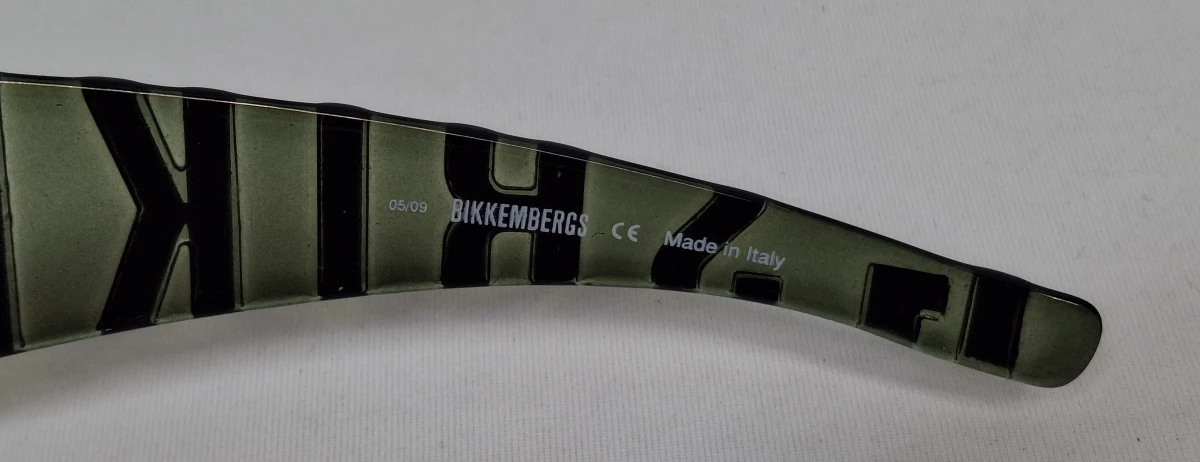 Zonnebril met wit etui Bikkembergs