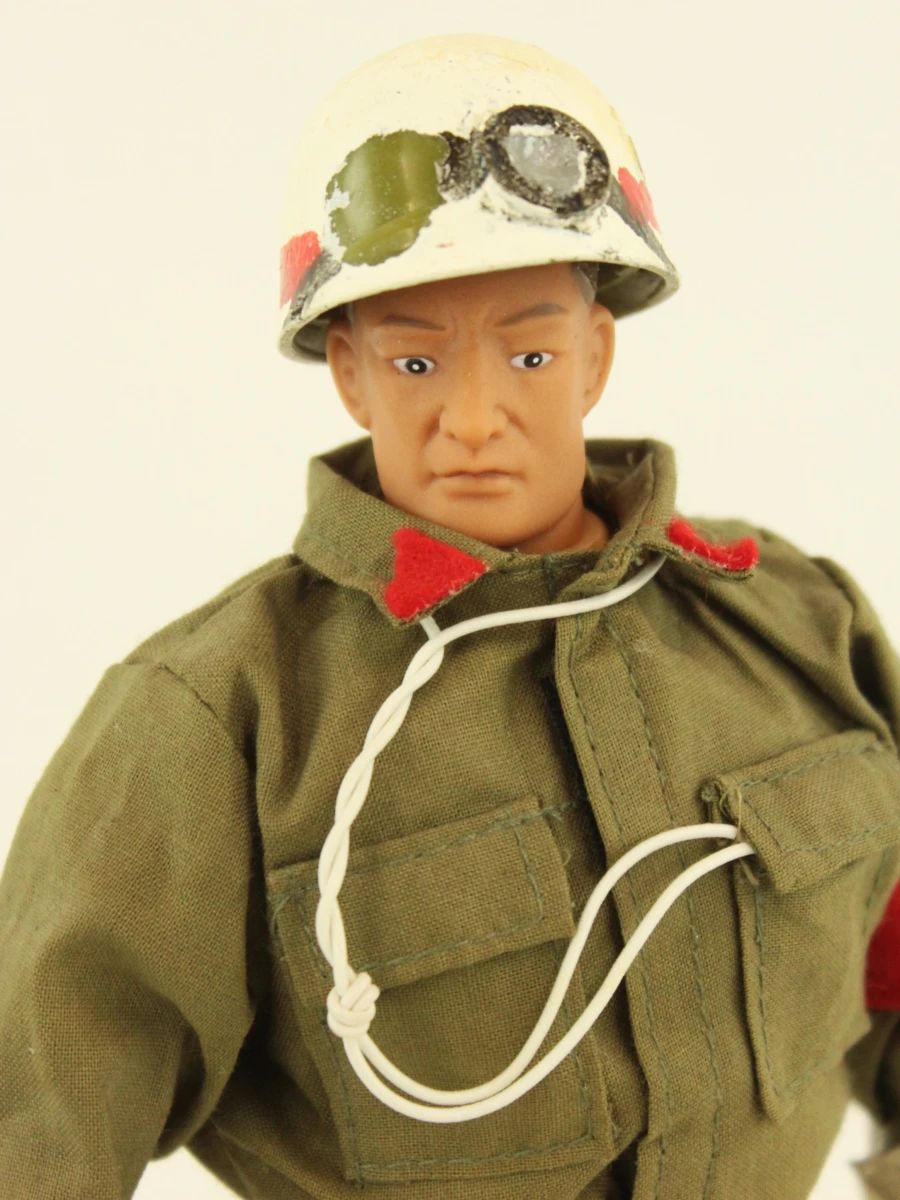 Set van militaire vliegtuigmodellen en soldaatfiguur