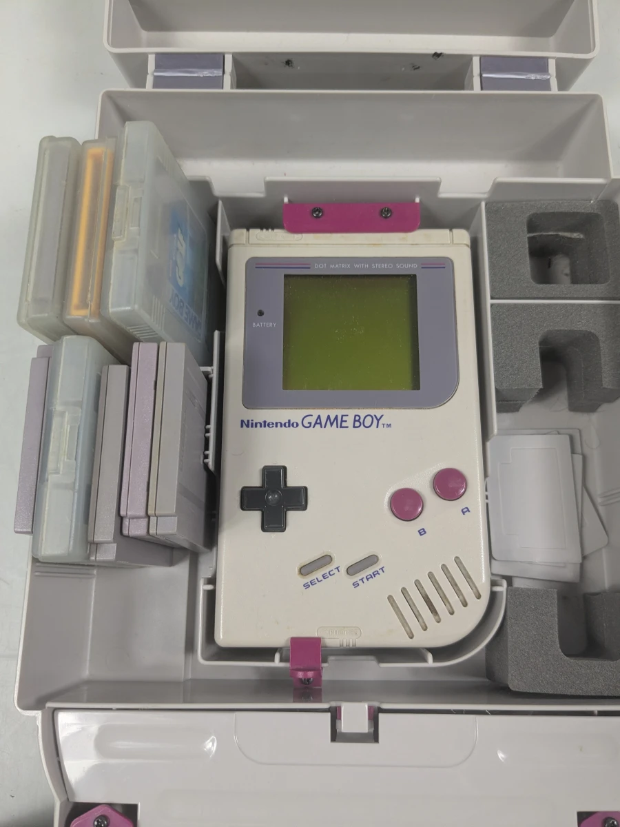 Nintendo Game Boy met spelcartridges en accessoires