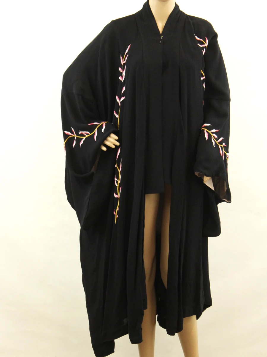 Essentiel Antwerp - zwarte kimono met roze octopus borduursel - one size