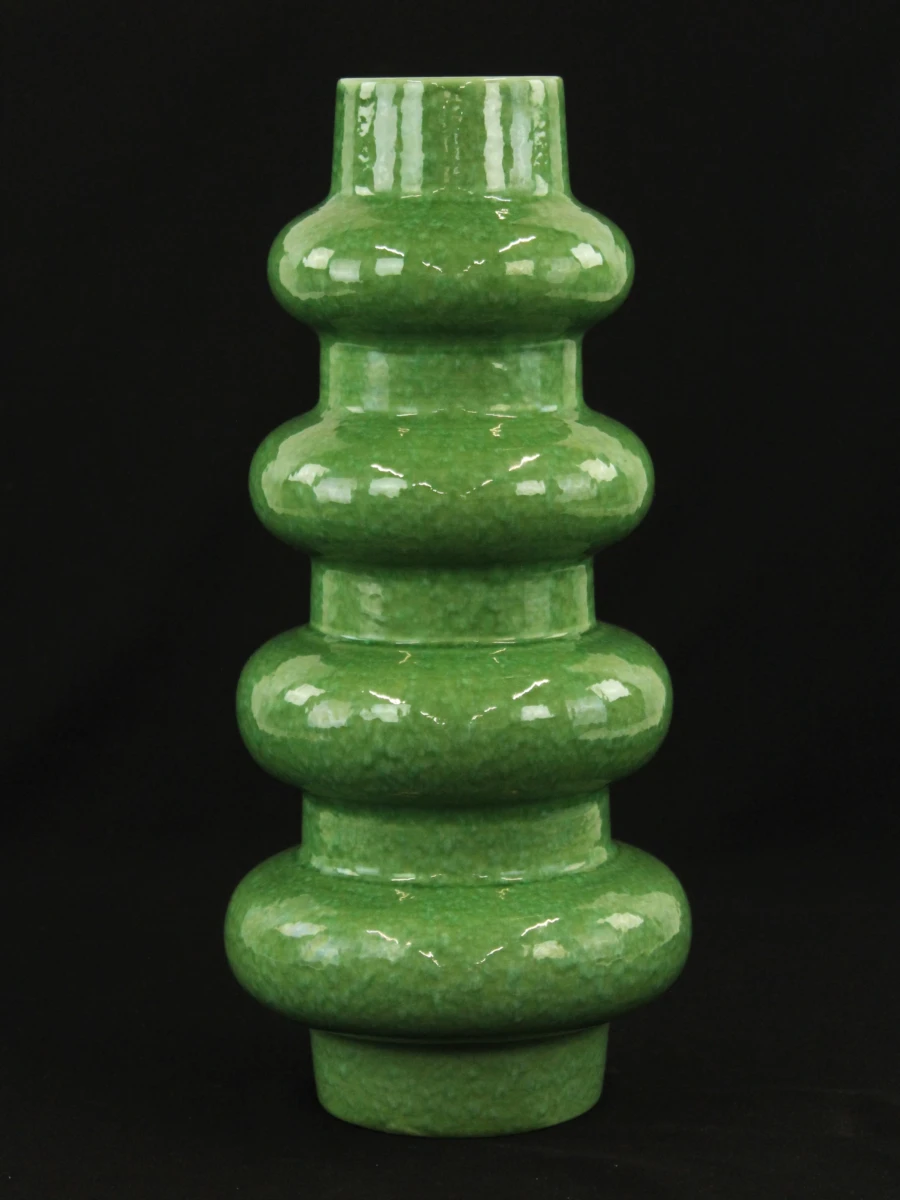Hoge sculpturale groene vaas met bolvormige ringen - 50 cm