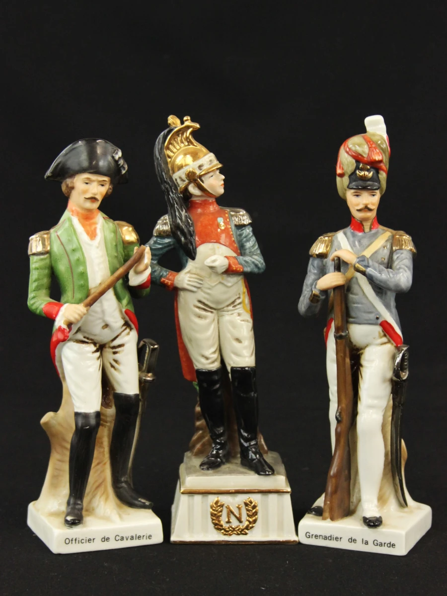 Set van 6 vintage porseleinen soldaat beeldjes
