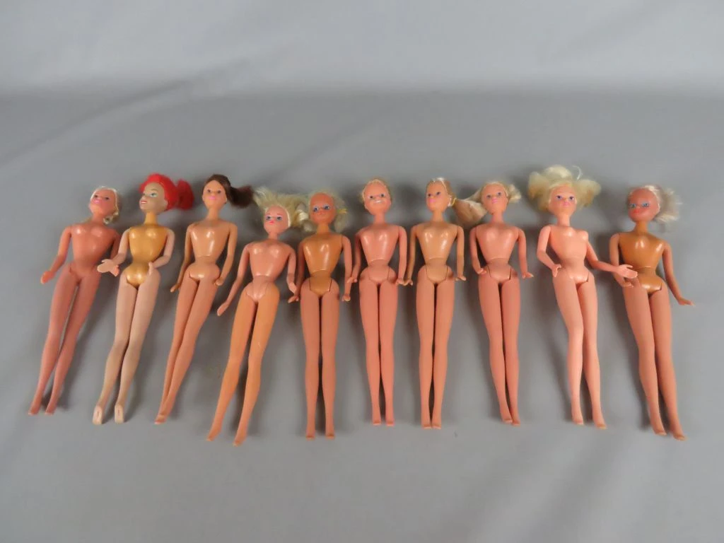 Set van 10 vintage Simba plastic poppen zonder kledij