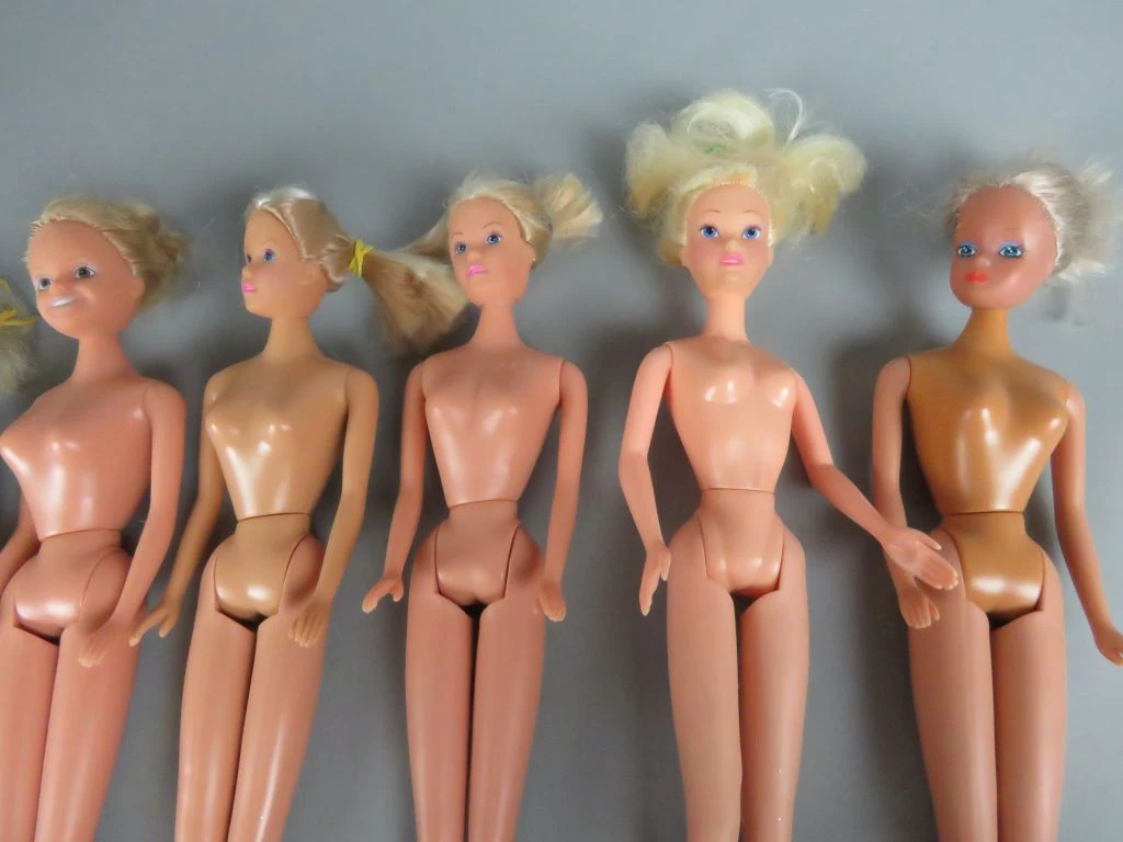 Set van 10 vintage Simba plastic poppen zonder kledij