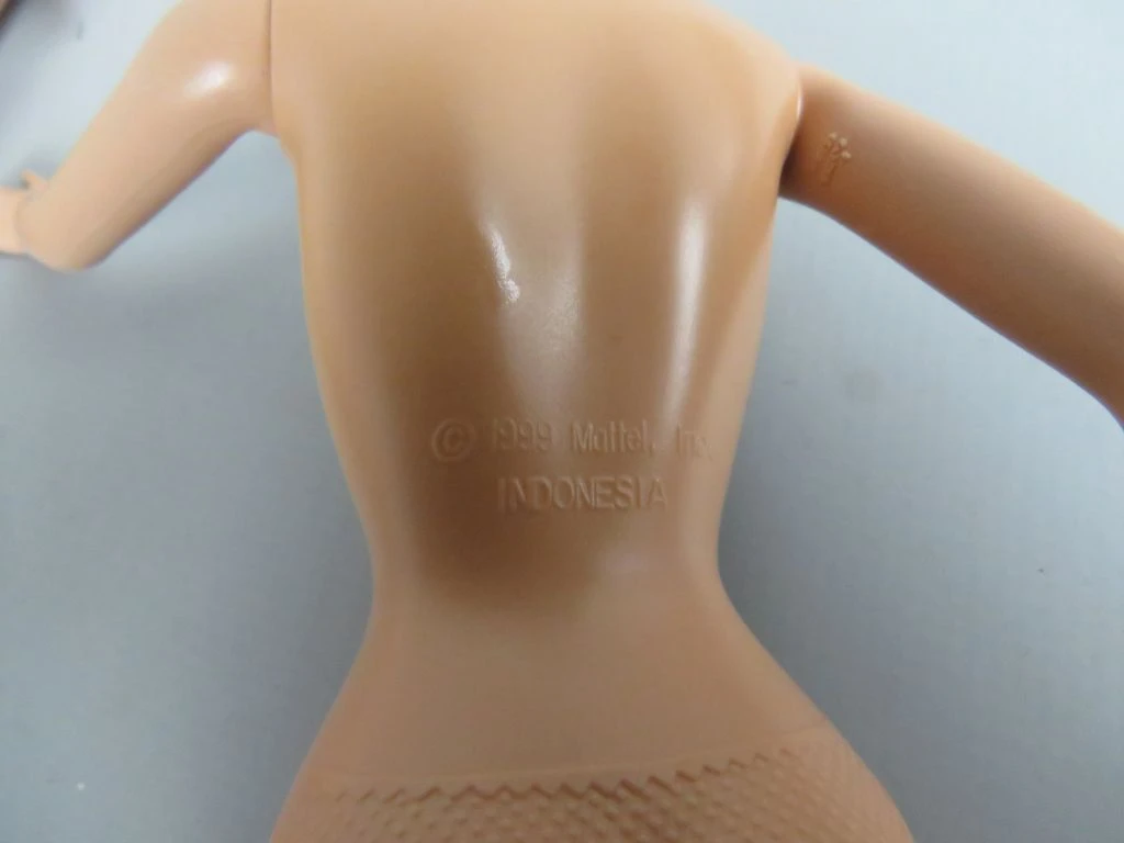 Set van 15 gebruikte Barbie poppen uit 1999 zonder kledij