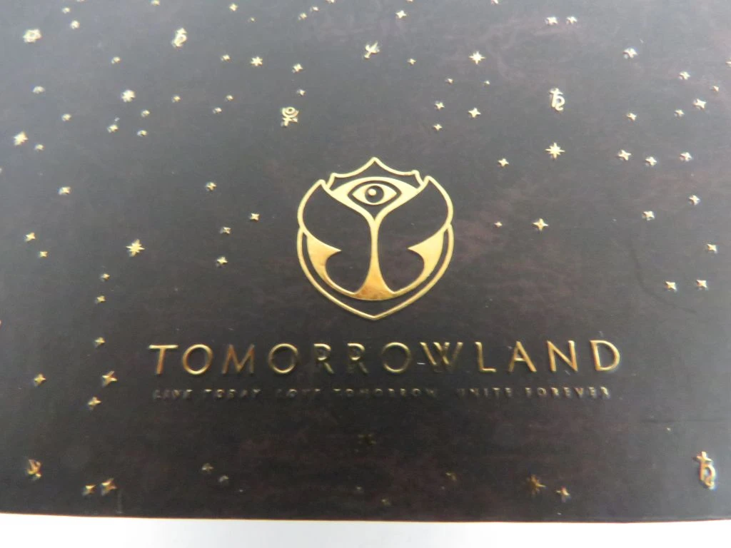 Tomorrowland Amicorum armband met muziekdoos in geschenkdoos