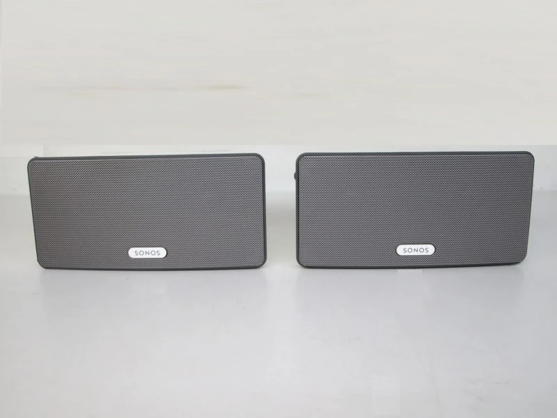 2 Sonos Play 3, een compacte, draadloze alles-in-één luidspreker. - foto 2
