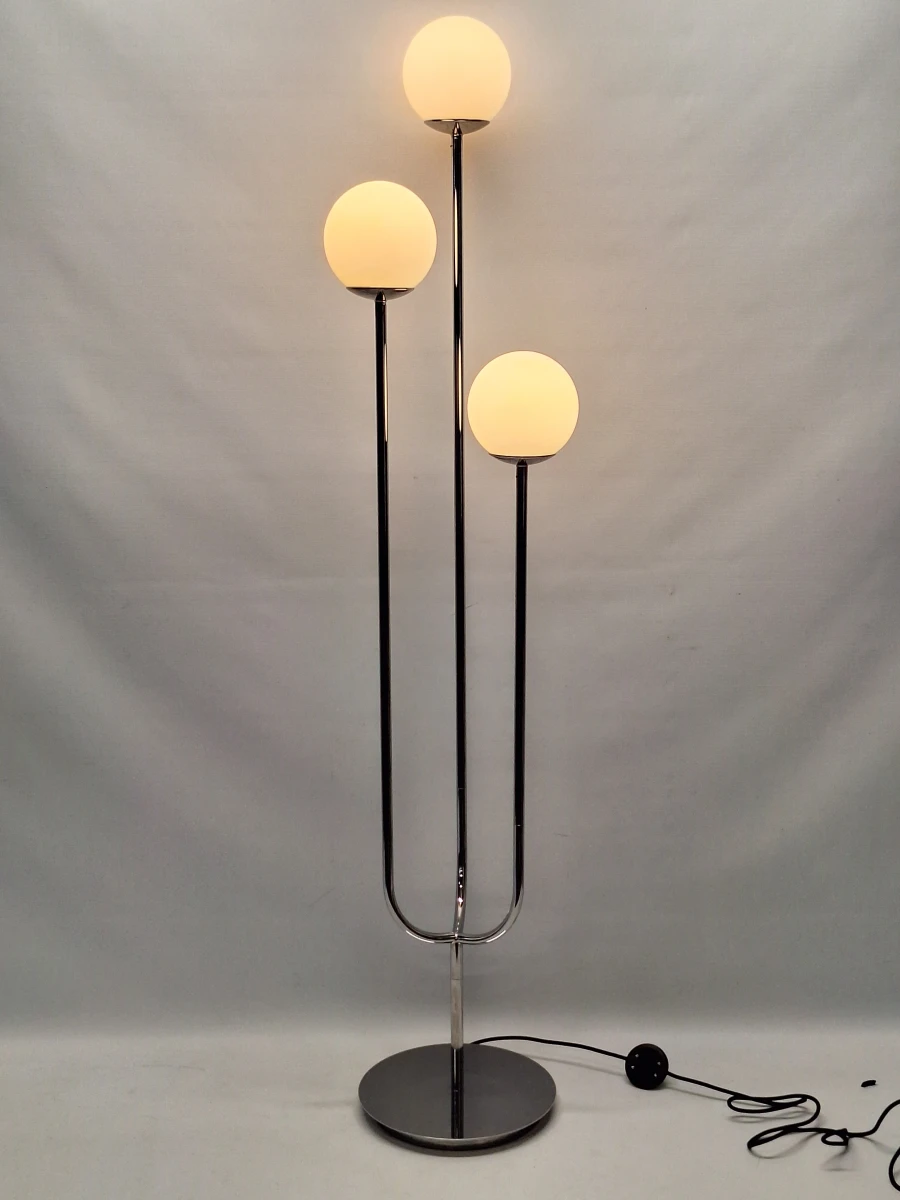 IKEA SIMRISHAMN vloerlamp - Scandinavisch design met drie melkwitte lichtbollen