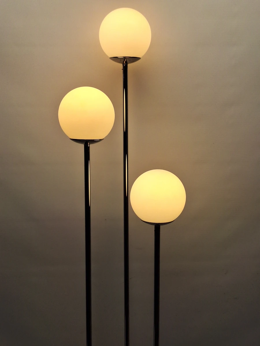 IKEA SIMRISHAMN vloerlamp - Scandinavisch design met drie melkwitte lichtbollen