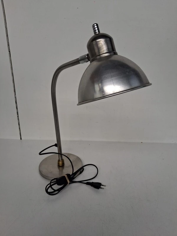 Stoere Industriële Bureaulamp / Tafellamp – Geborsteld Metaal (RVS-look)