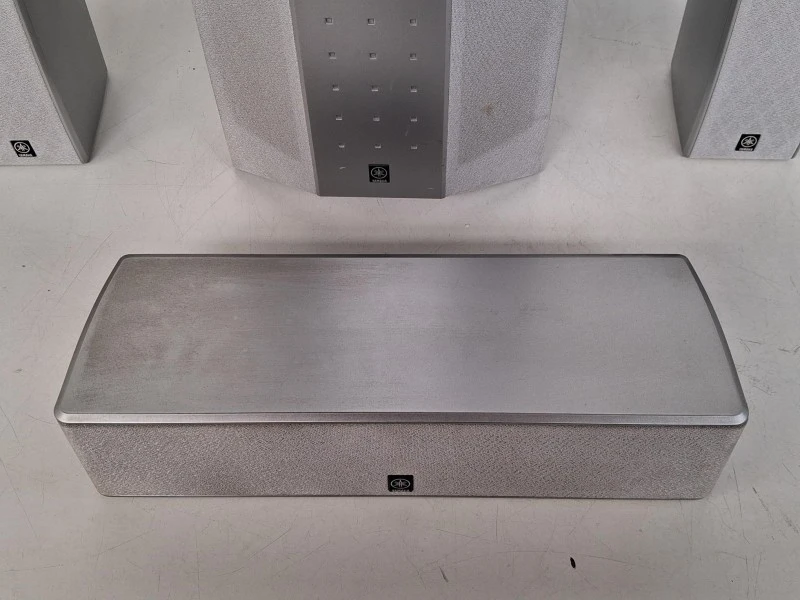 Yamaha 5.1 Home Cinema Luidsprekerset – Zilver (Met Advanced YST Subwoofer)