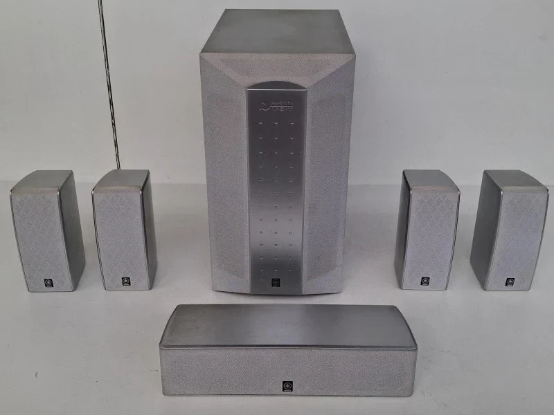 Yamaha 5.1 Home Cinema Luidsprekerset – Zilver (Met Advanced YST Subwoofer)
