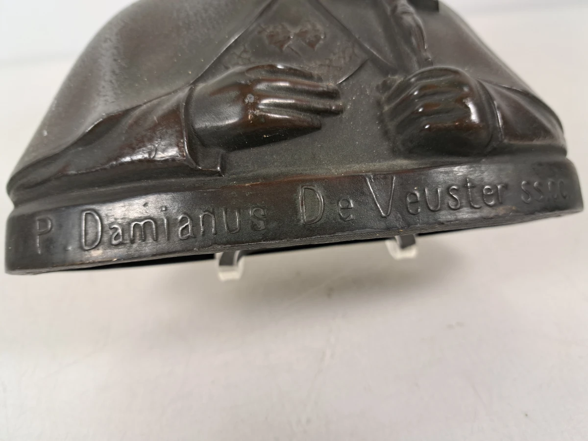 Buste van Pater Damiaan (Damianus De Veuster) in gepatineerd metaal – Made in Belgium