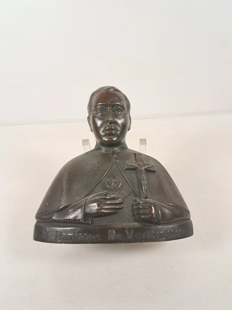 Buste van Pater Damiaan (Damianus De Veuster) in gepatineerd metaal – Made in Belgium