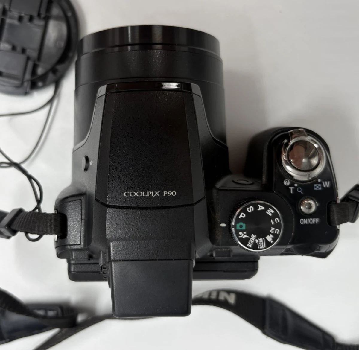 Nikon Coolpix P90 digitale camera met draagtas