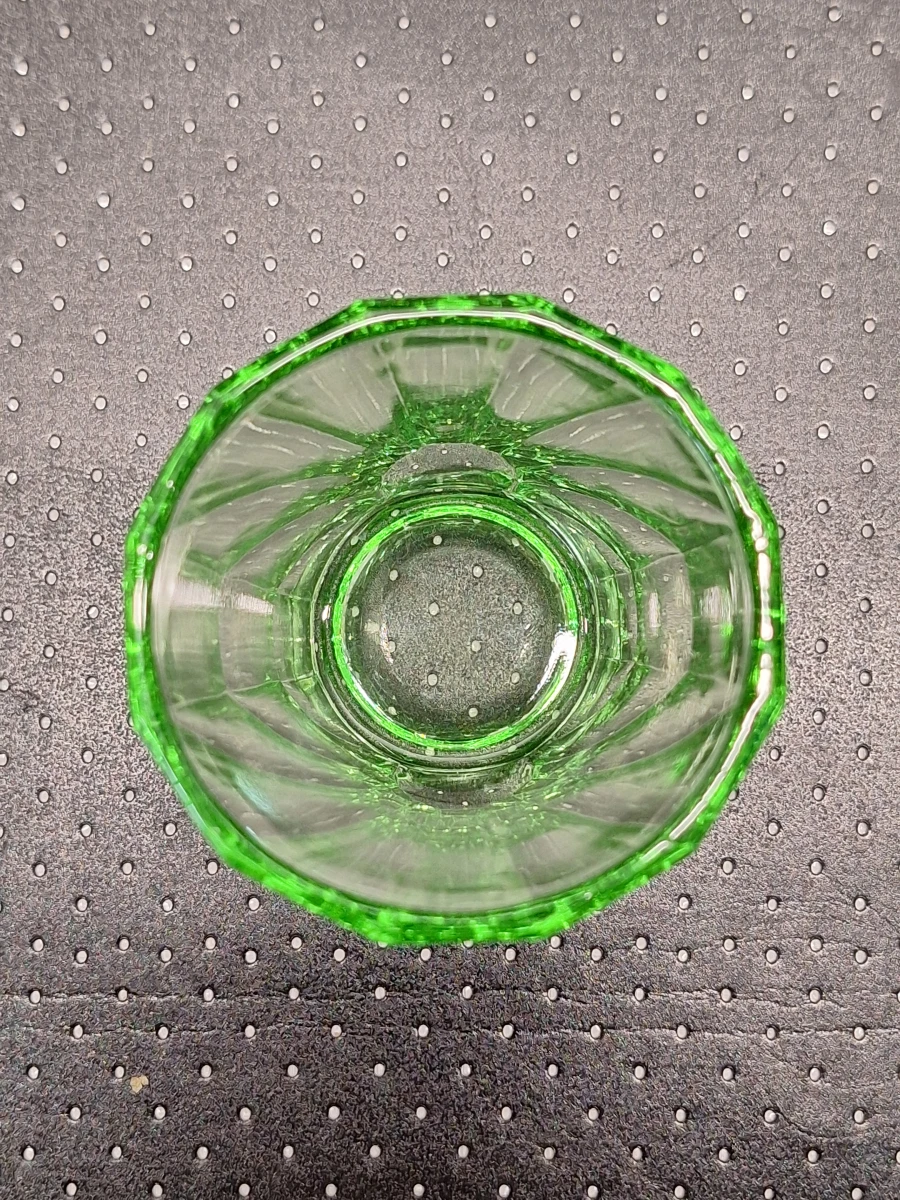 Glazen Art Deco boudoirset in groen persglas - Authentieke toiletset uit de jaren '20/'30 - foto 14