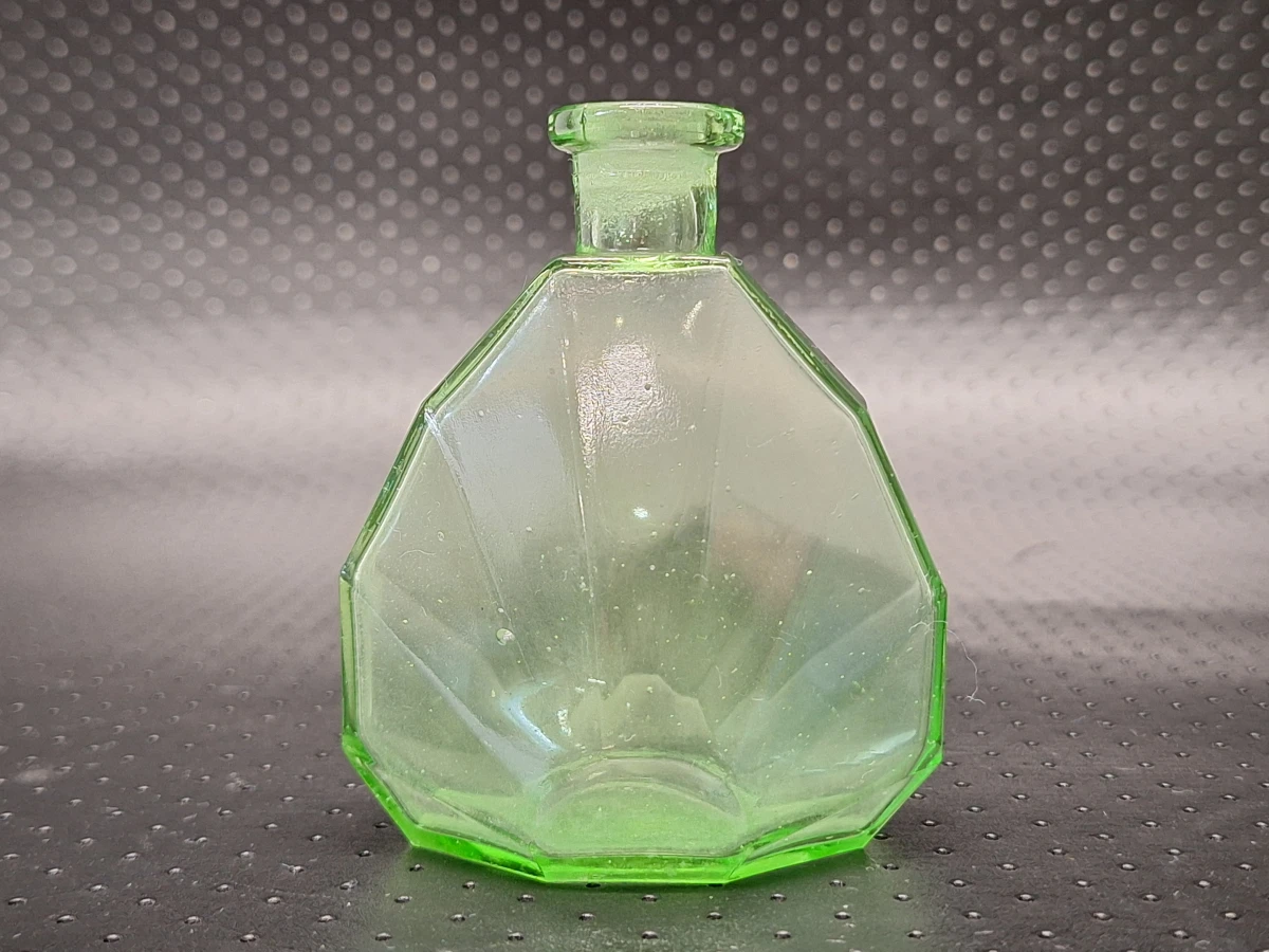 Glazen Art Deco boudoirset in groen persglas - Authentieke toiletset uit de jaren '20/'30 - foto 15