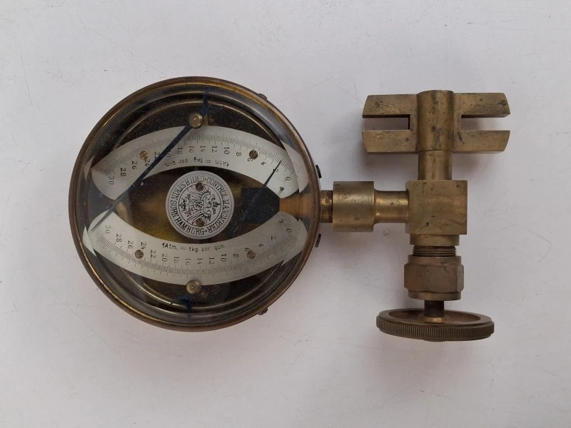 📐 Zeldzame Antieke Manometer in Originele Kist – C. Wilh. Stein Sohn Hamburg (ca. 1900) 📐