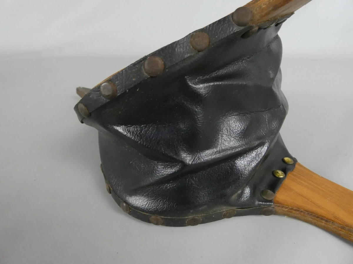 Klassieke houten blaazebalk