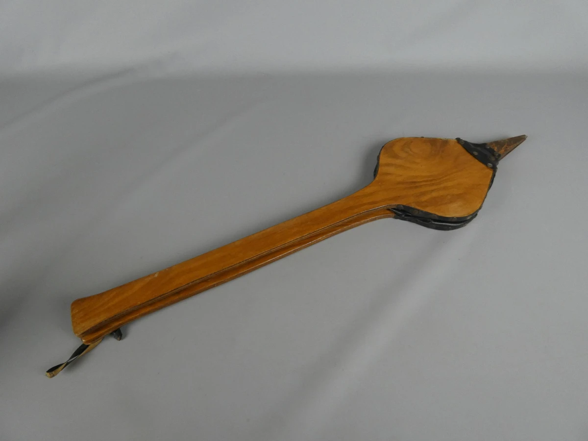 Klassieke houten blaazebalk