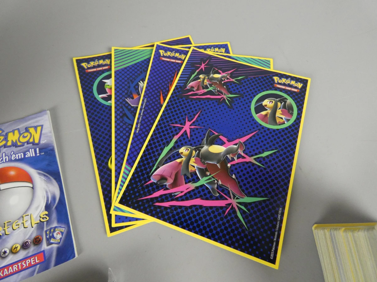 Grote Pokémon Kaartenset met Tin, Sleeves en Accessoires