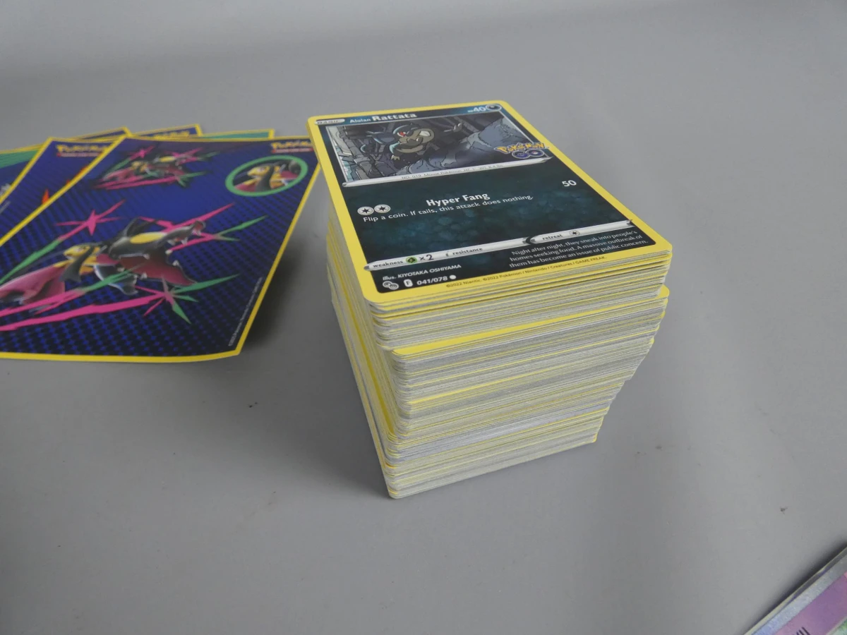 Grote Pokémon Kaartenset met Tin, Sleeves en Accessoires