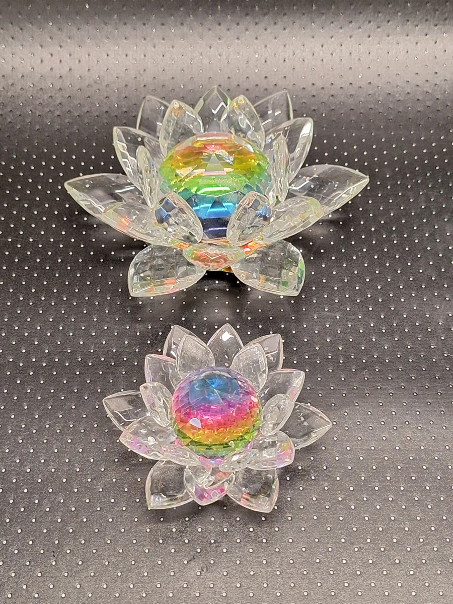 Set van 2 handgemaakte kristallen lotusbloemen - Feng Shui suncatchers in geschenkdozen - foto 2