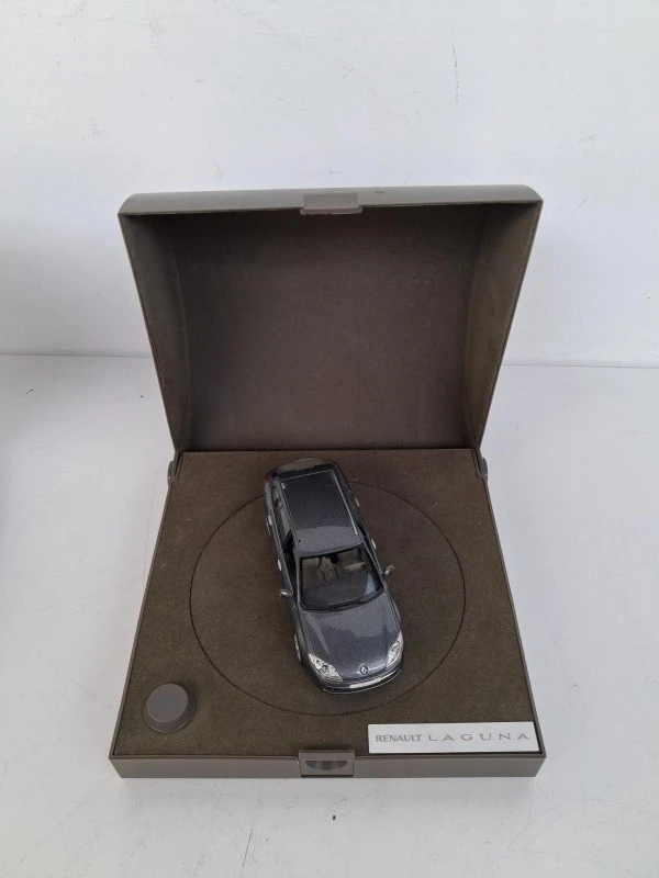 Lot van 5 Luxe Renault Schaalmodellen (1:43) | Norev & Vitesse – In Originele Vitrines/Doosjes!