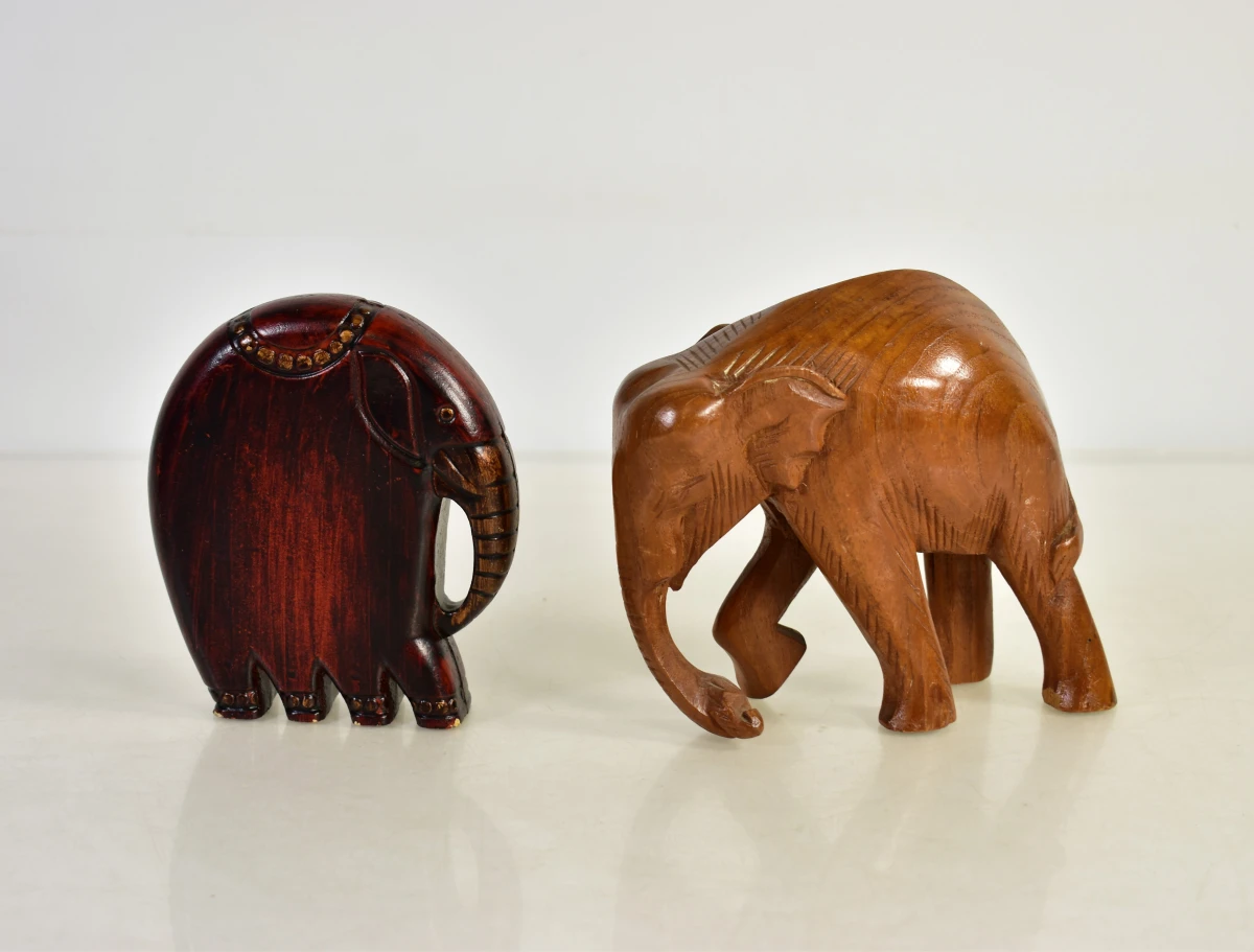 Set van 8 olifanten beeldjes in diverse materialen - foto 4