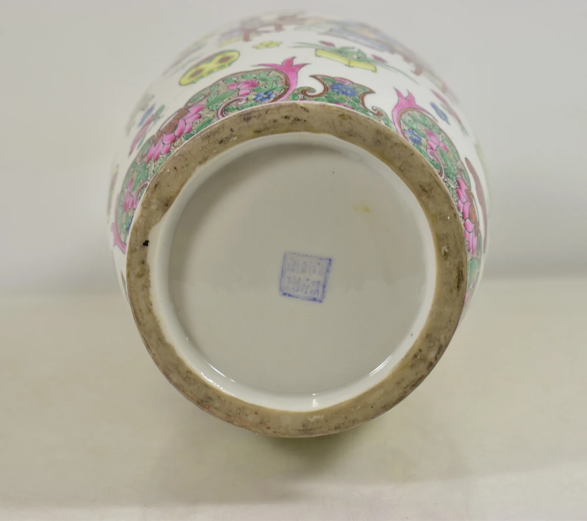 Decoratieve Chinese porseleinen vaas met kleurrijke motieven - foto 6