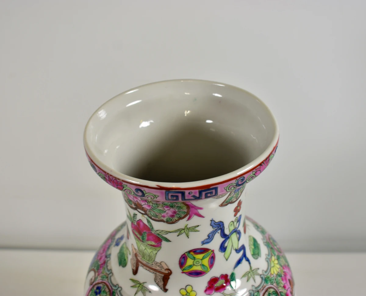 Decoratieve Chinese porseleinen vaas met kleurrijke motieven - foto 3