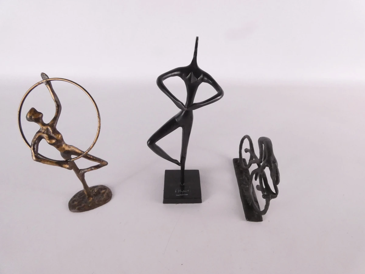 Lot van drie decoratieve metalen sculpturen