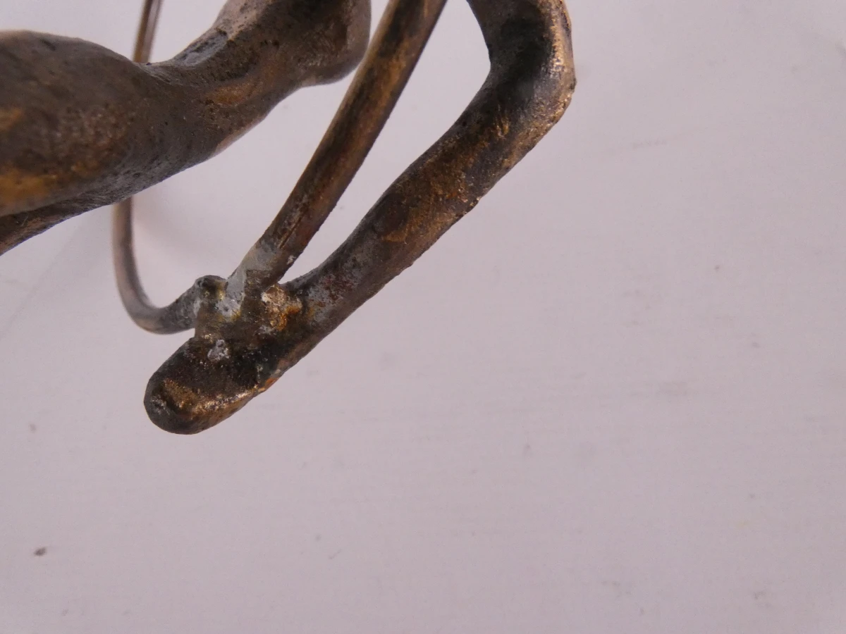 Lot van drie decoratieve metalen sculpturen
