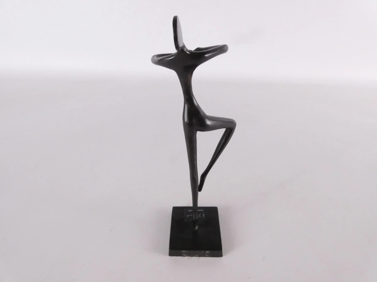 Lot van drie decoratieve metalen sculpturen