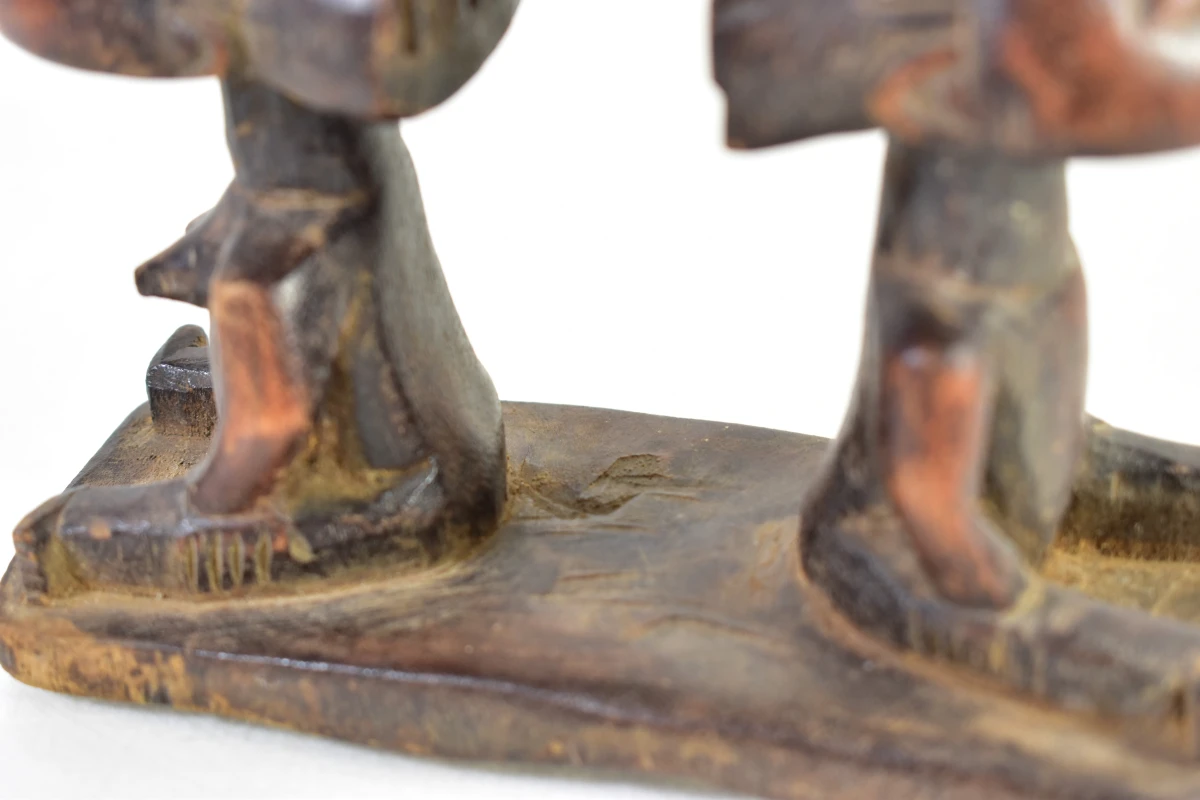 Houten Afrikaans neksteun met twee figuren - foto 10