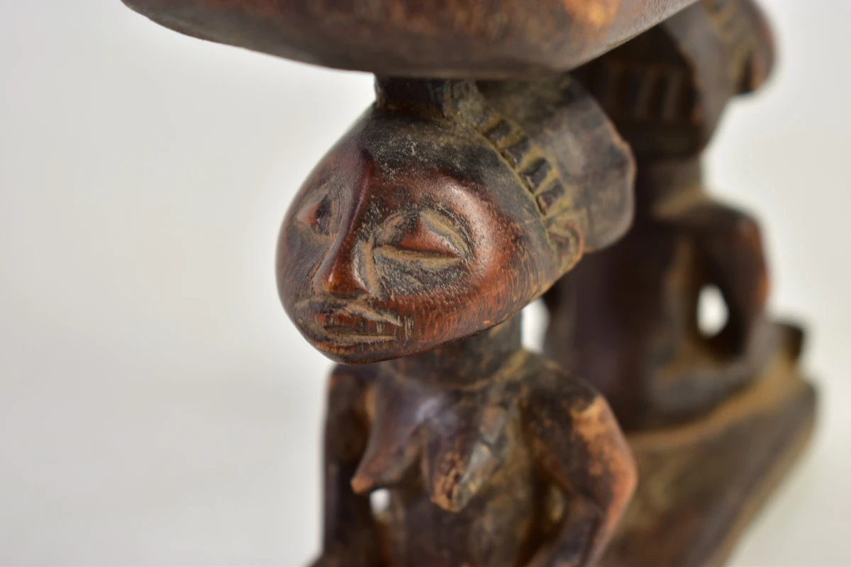 Houten Afrikaans neksteun met twee figuren - foto 8
