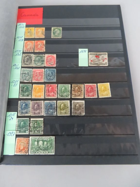 Postzegelverzameling in album
