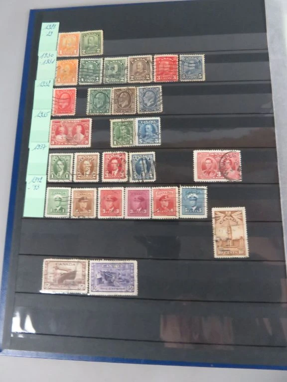 Postzegelverzameling in album