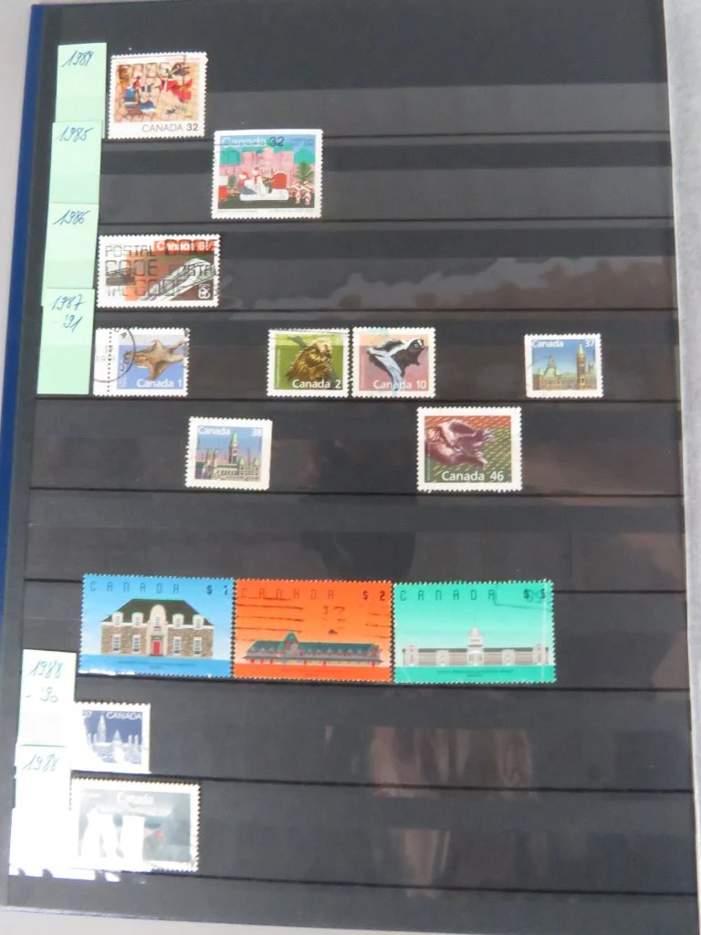 Postzegelverzameling in album