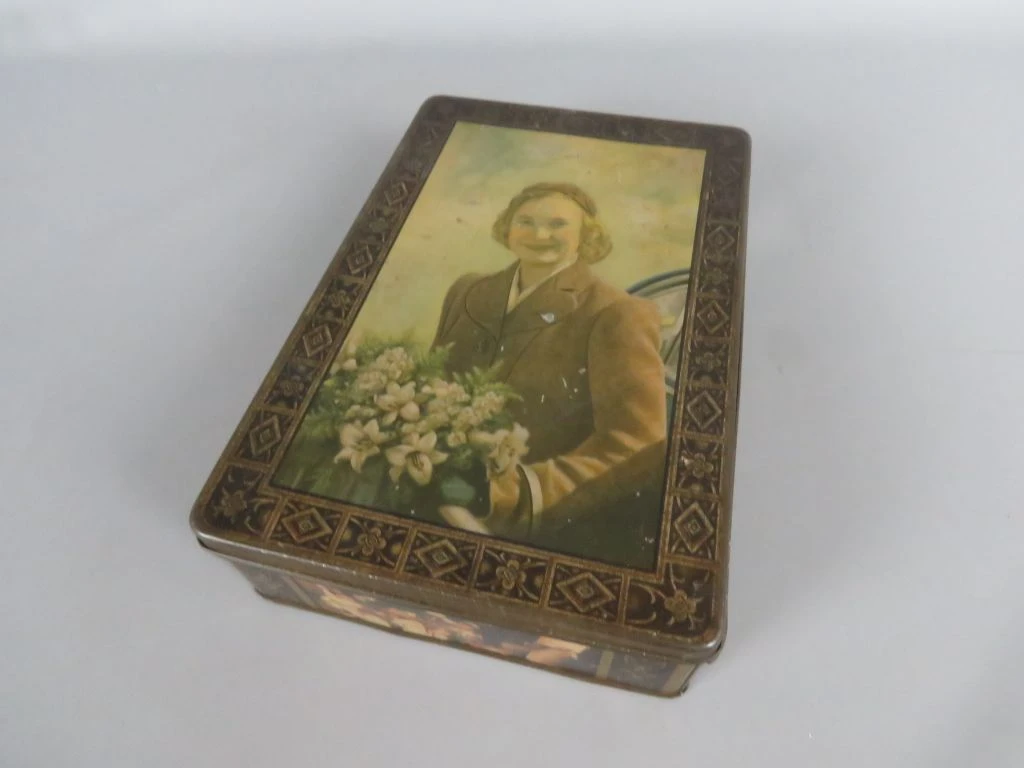 Vintage DBF koekblik met portret van Prinses Joséphine-Charlotte