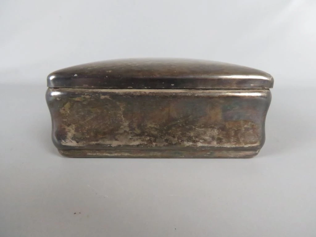 Antiek metalen sieradendoosje met deksel