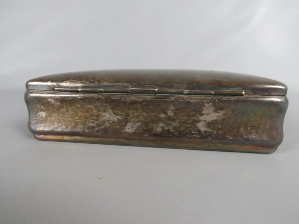 Antiek metalen sieradendoosje met deksel