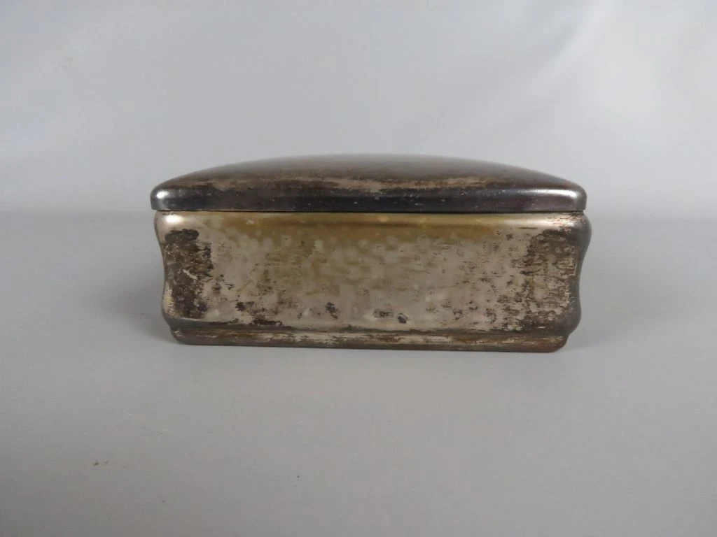 Antiek metalen sieradendoosje met deksel