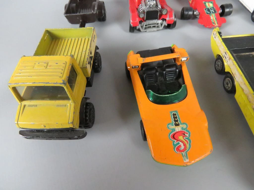 Set vintage Matchbox metalen speelgoedauto's en vrachtwagens