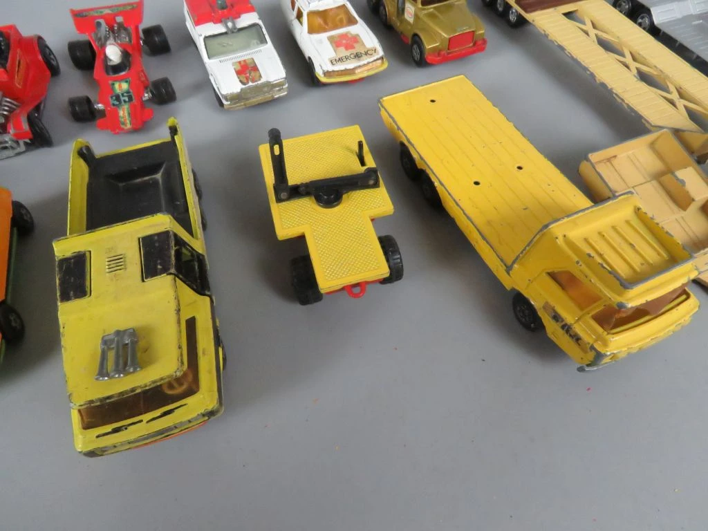 Set vintage Matchbox metalen speelgoedauto's en vrachtwagens