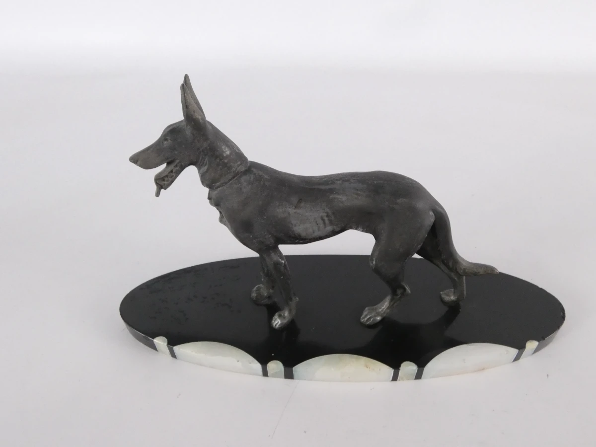 Decoratief beeld van een hond