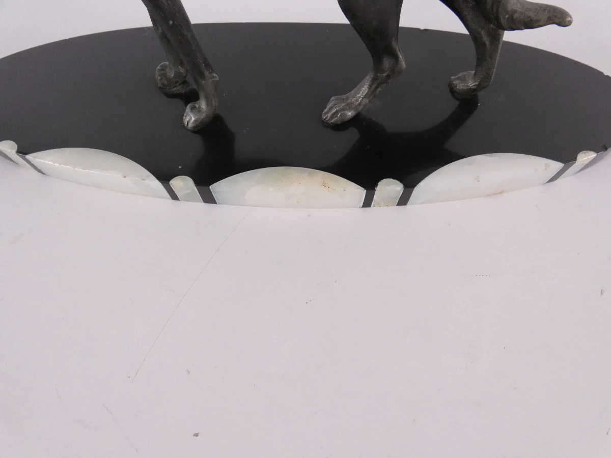 Decoratief beeld van een hond
