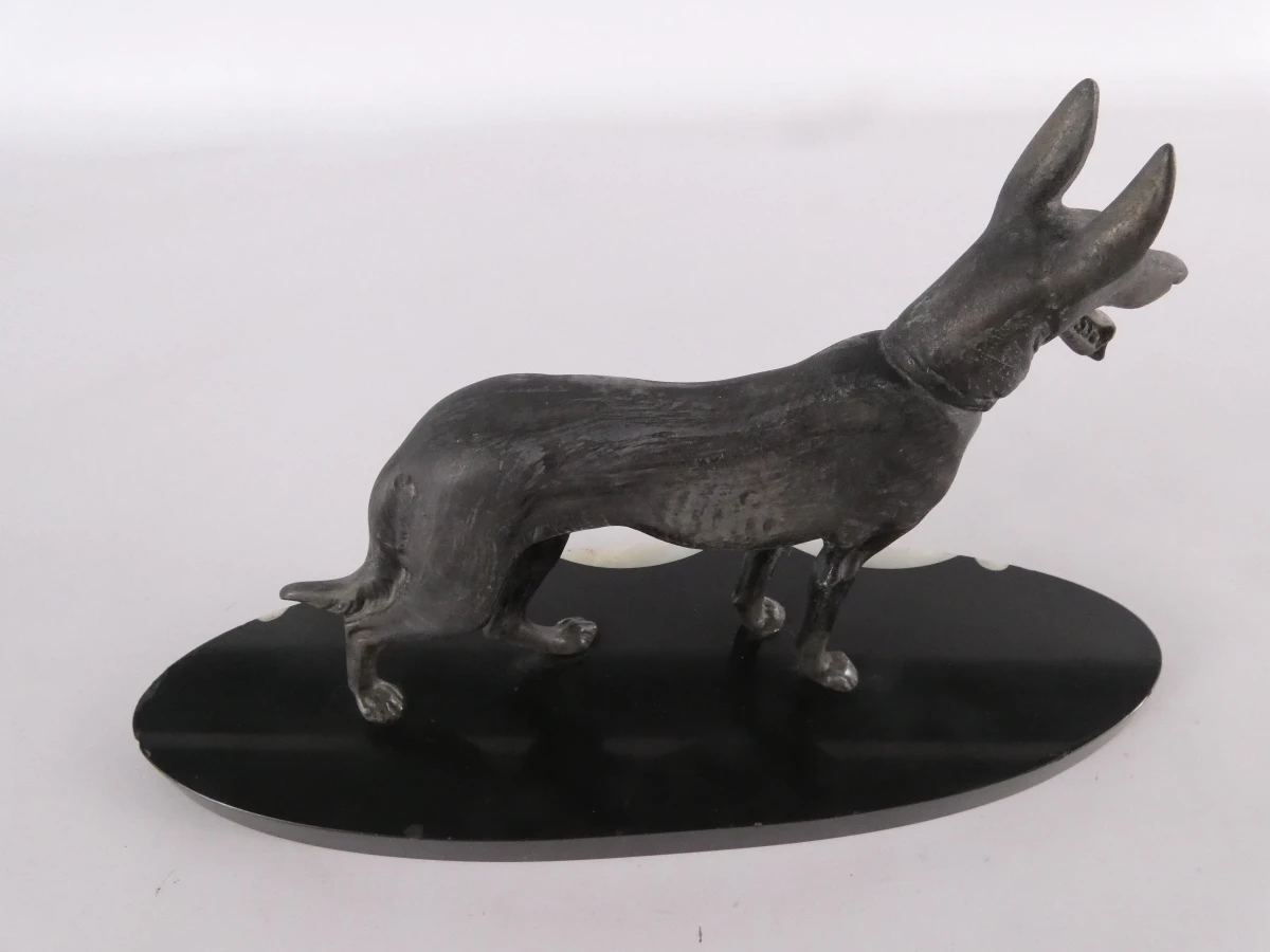 Decoratief beeld van een hond