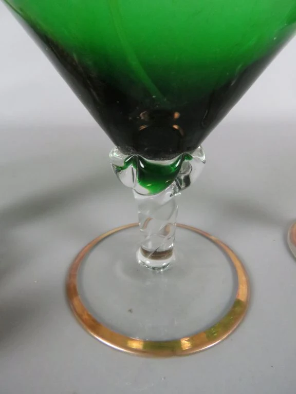 Set van 2 vintage groene parfumflacons met gouden details