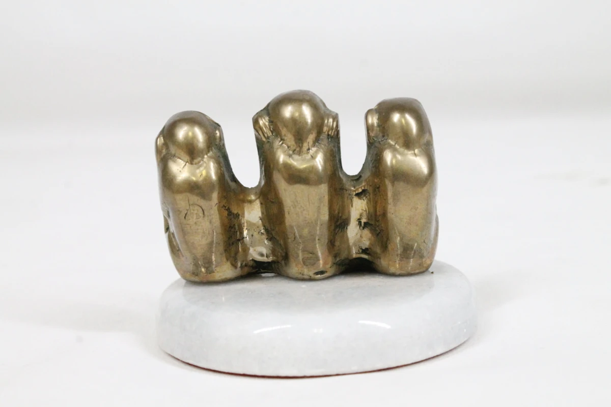 Vintage messing beeldje: drie wijze apen